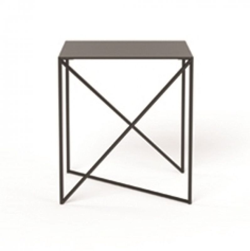Schwarzer DOT Beistelltisch von Grupa mit minimalistischem Design und Metallgestell für Wohnzimmer und Schlafzimmer.